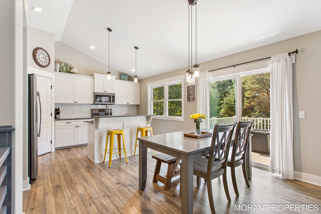 10483-88th-Ave,-Allendale,-49401-16